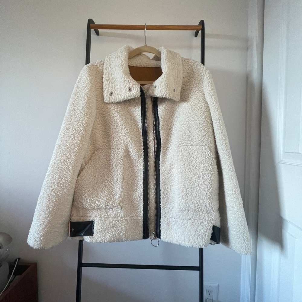 EUC - Forever 21 Reversible Sherpa Jacket Faux Leather